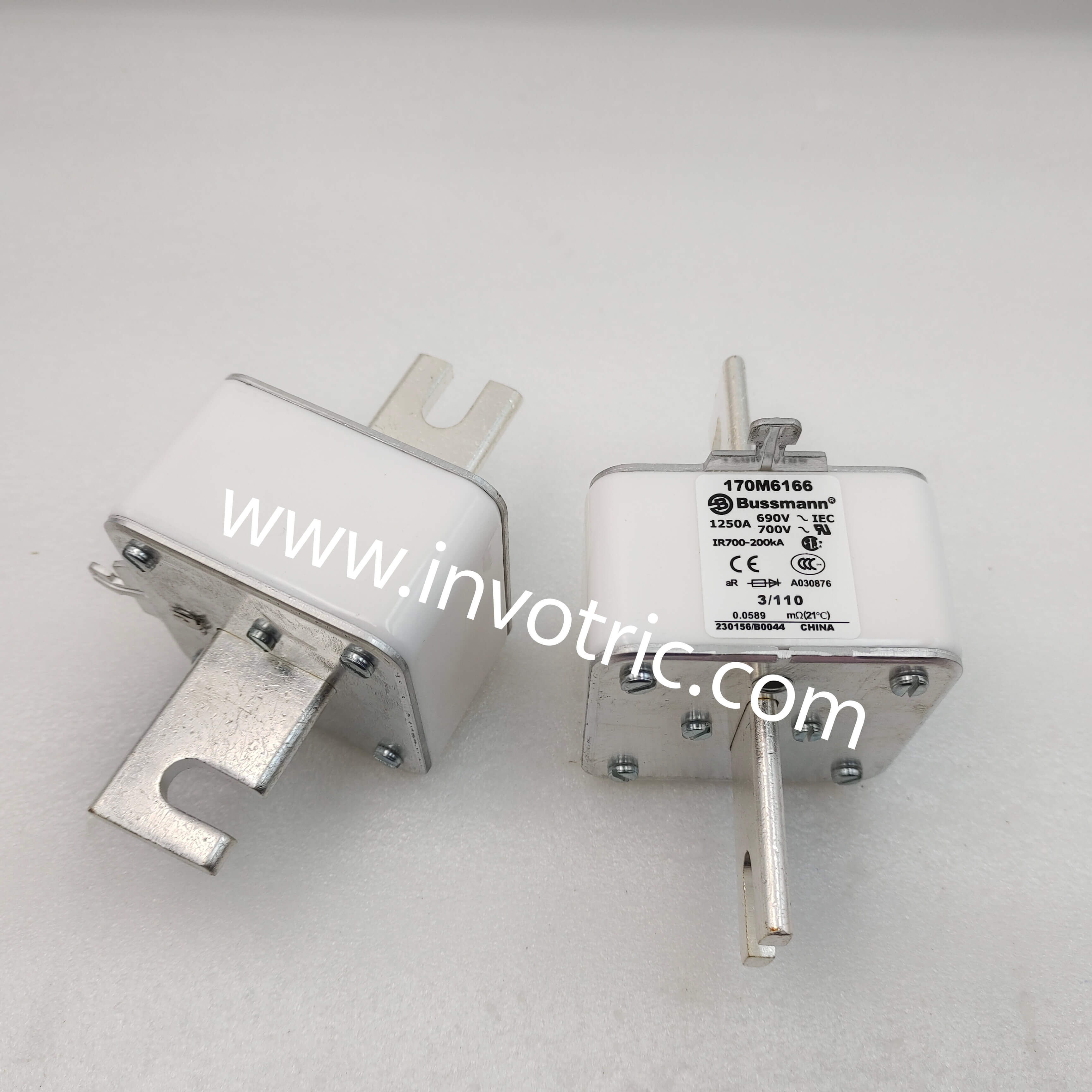 170M6166 Model code: FUSE 1250A 690V 3/110 AR UC